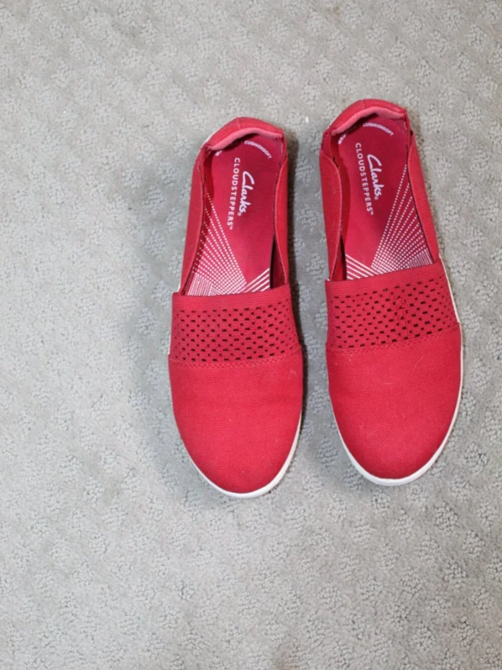 Clarks Size 8.5 Red Canvas Round Toe Flats